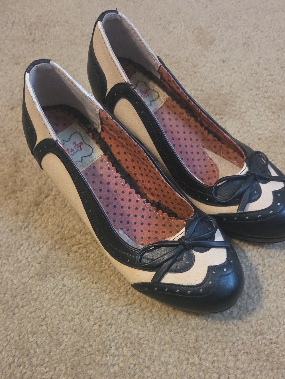 Bettie Page Black and Cream Two-Tone Bow Heels